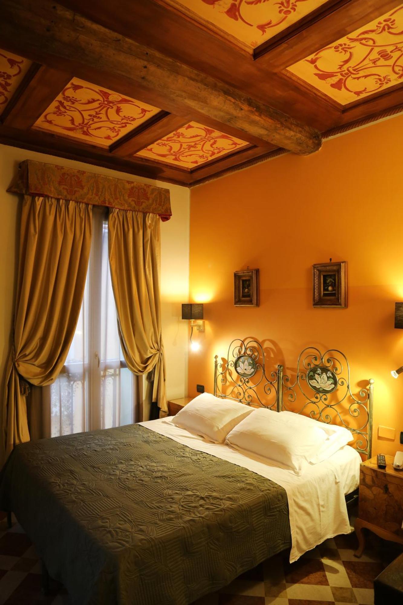 Hotel Delle Drapperie 3*