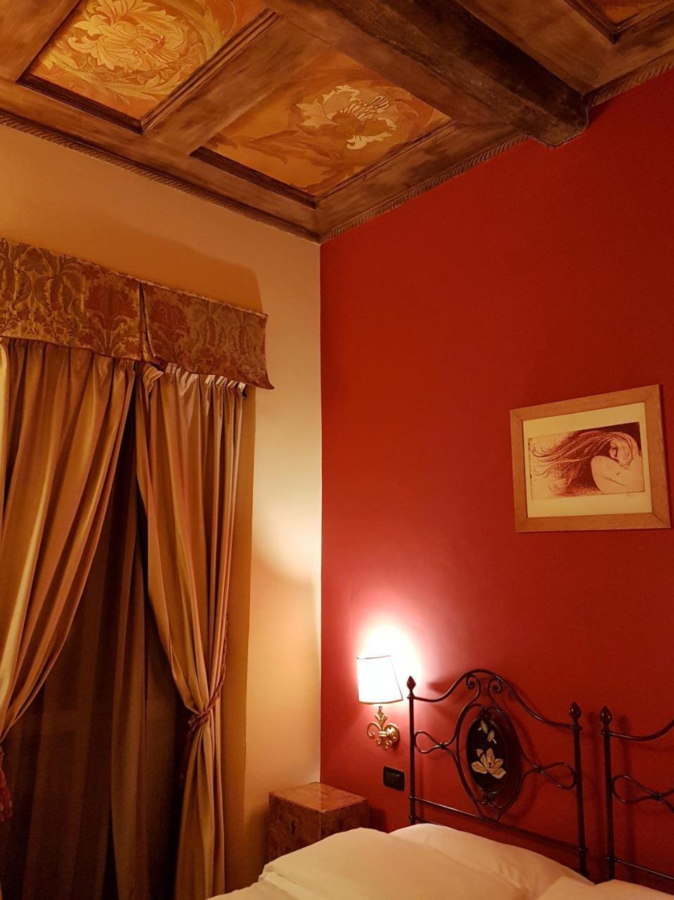Delle Drapperie Hotel