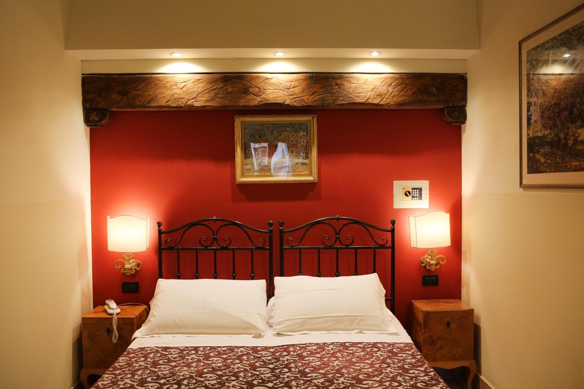 Delle Drapperie Hotel 3*