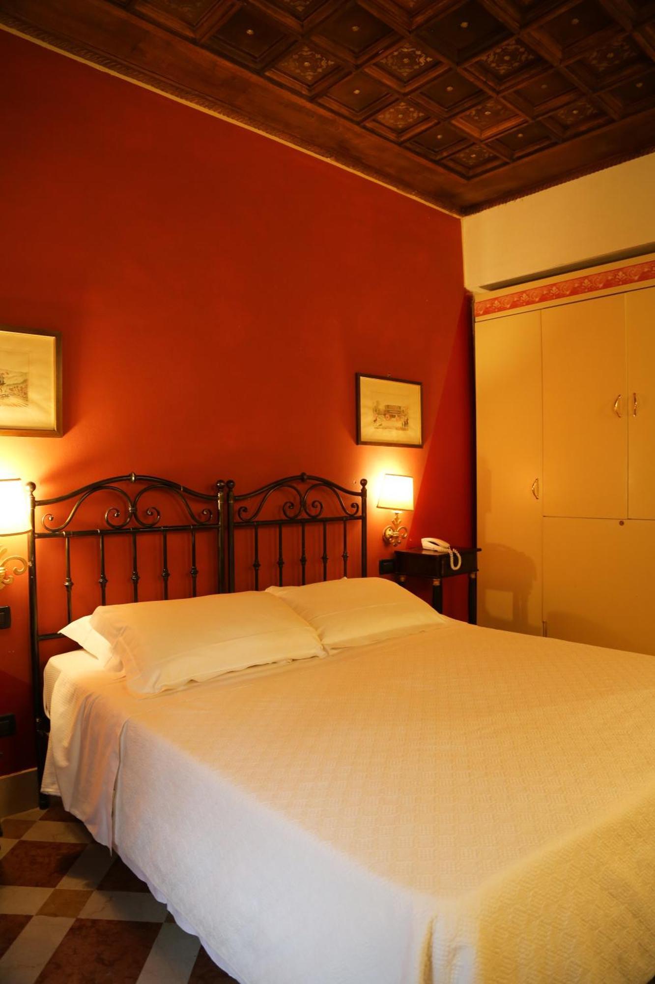 Delle Drapperie Hotel